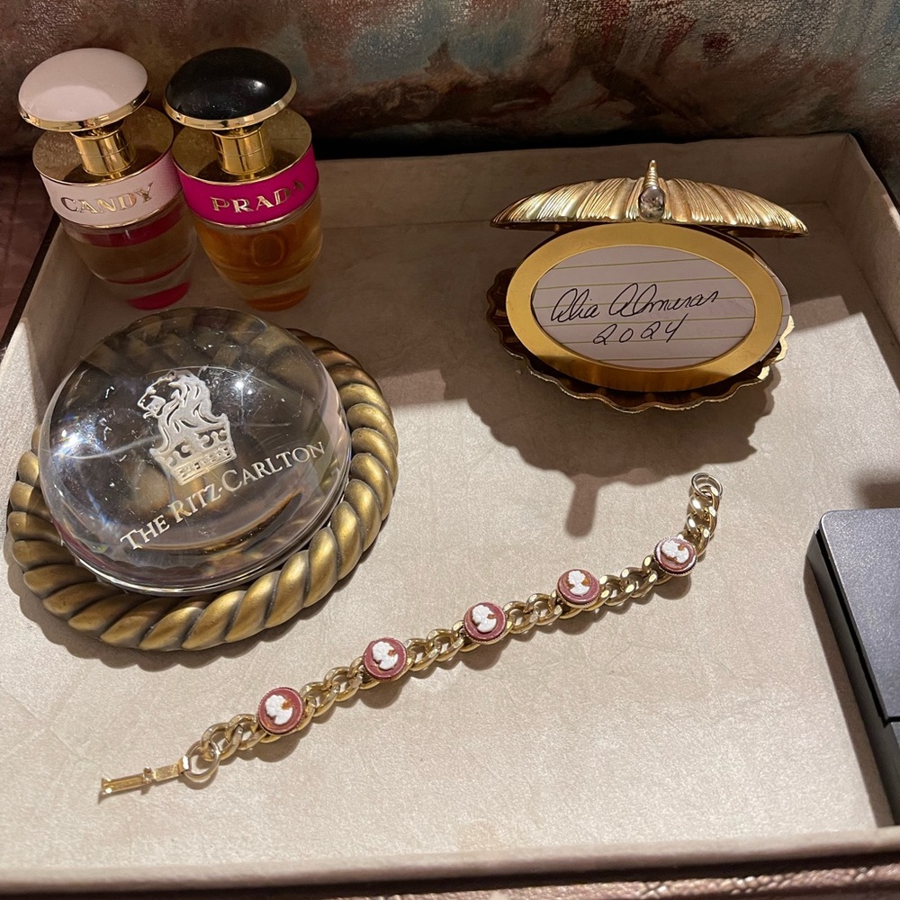 Estate Gold Tone Cameo Bracelet
